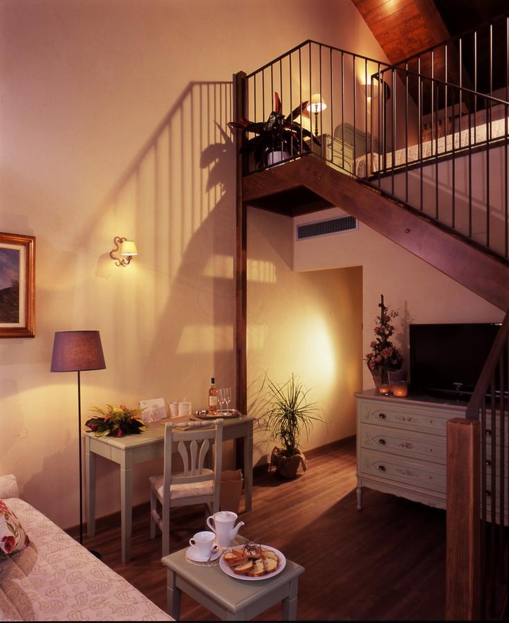 Relais Bella Rosina Pool & Spa La Cassa Экстерьер фото